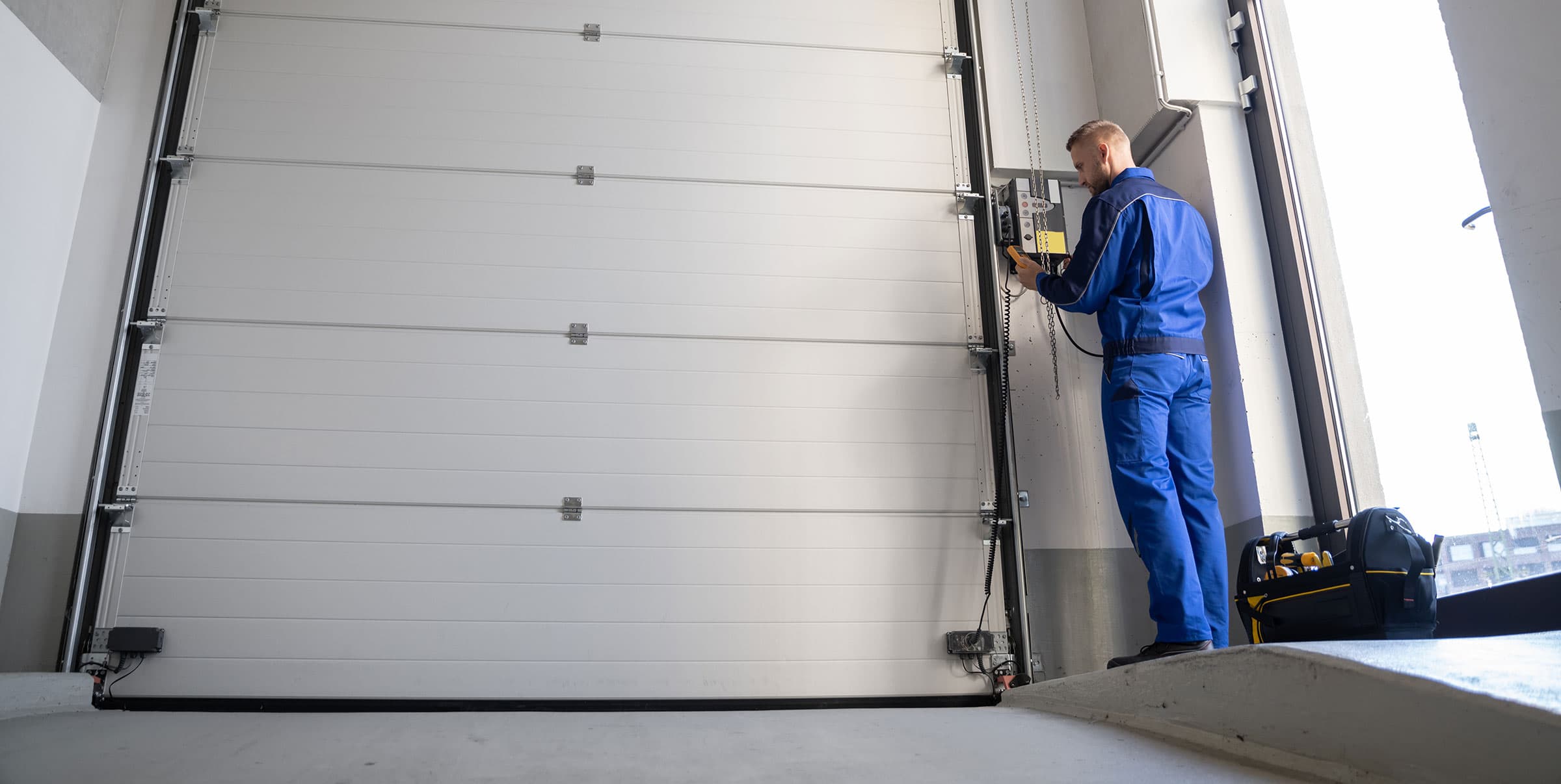 Enhancing Customer Service in Garage Door Repair: The Role of Professional Answering Services