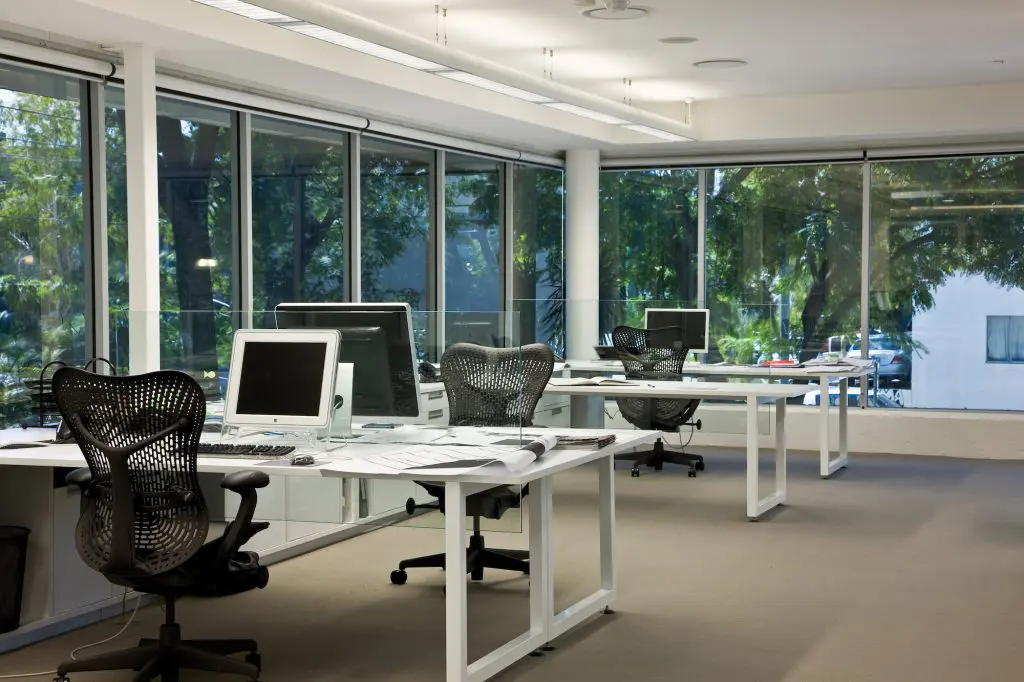 Professional Sydney Tinting for Homes & Offices: Enhance Comfort, Privacy, and Energy Efficiency